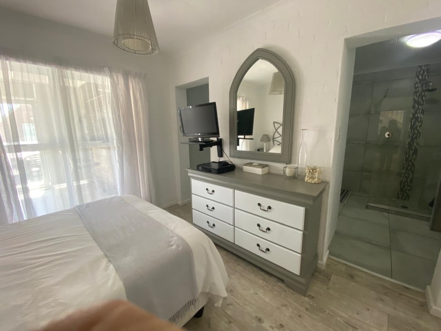 4 Bedroom Property for Sale in Pringle Bay Western Cape